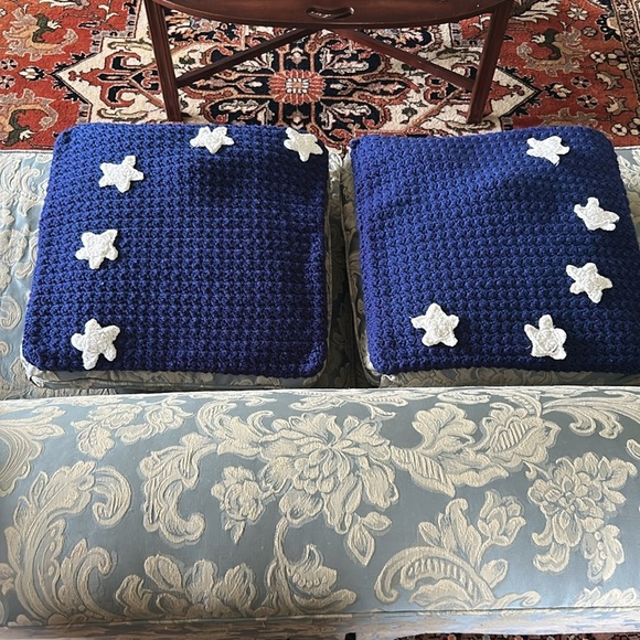 Hand Crafted Patriotic Knit Throw Pillow Cover 18 x 18 Crochet Blue White Stars - Picture 5 of 13